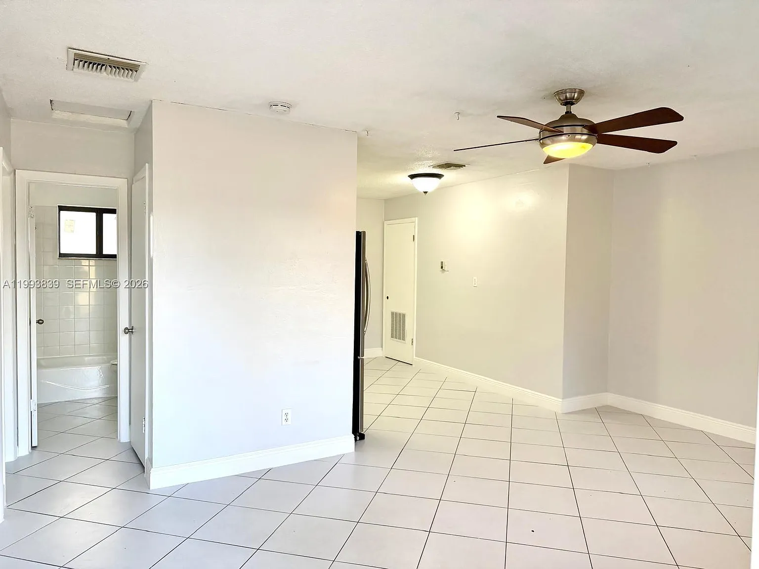 2 bed, 1.0 bath, 970 sqft, $2,300 — Photo 1