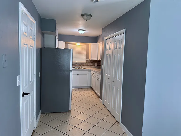 1105 E Edgewood St — Photo 5