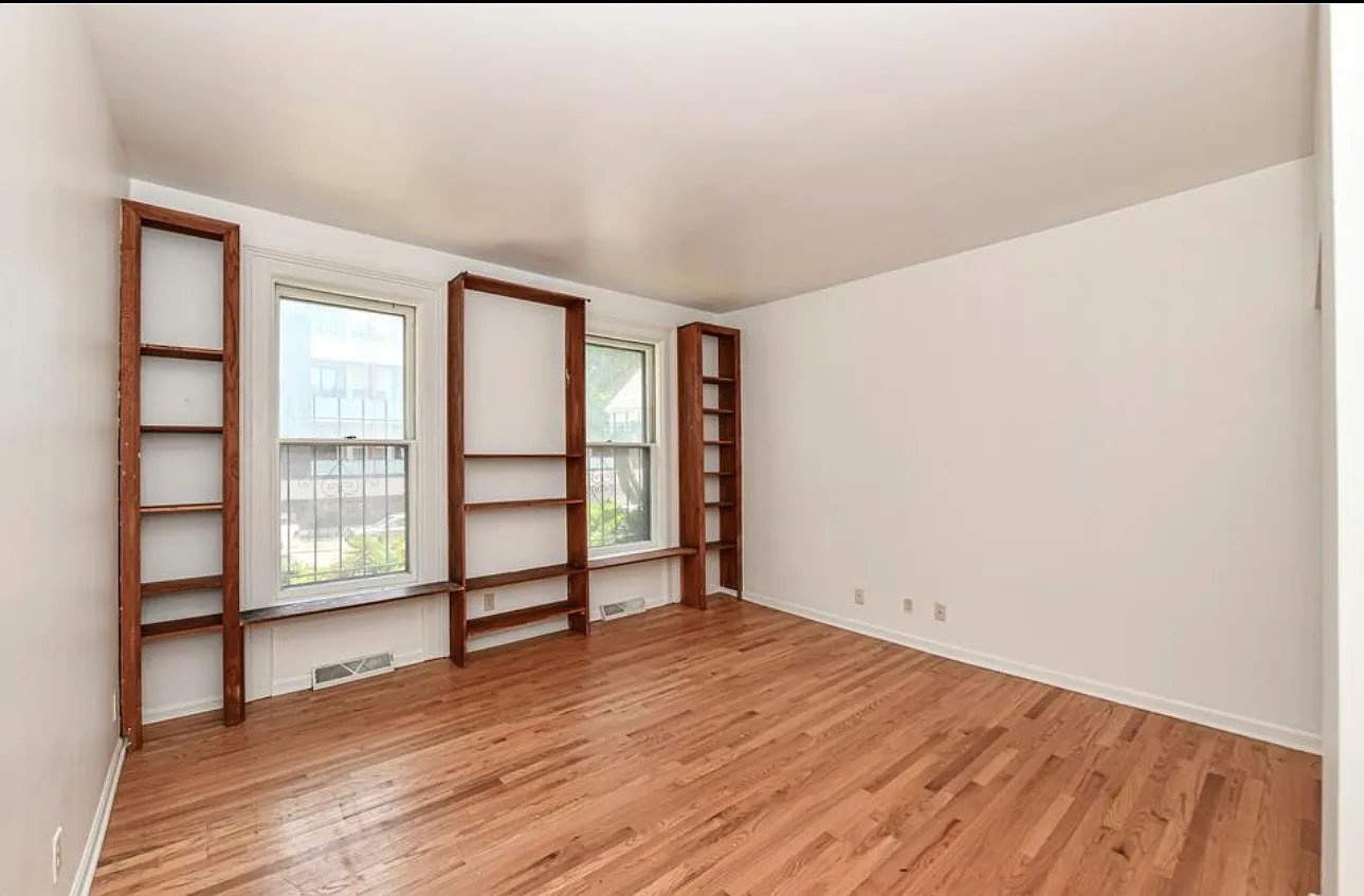 2315 N Oakland Ave — Photo 1
