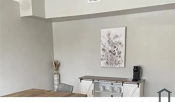 3 bed, $2,600 — Photo 1