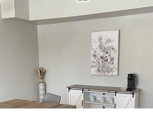 9 Harrison St APT 3, Oak Park, IL 60304