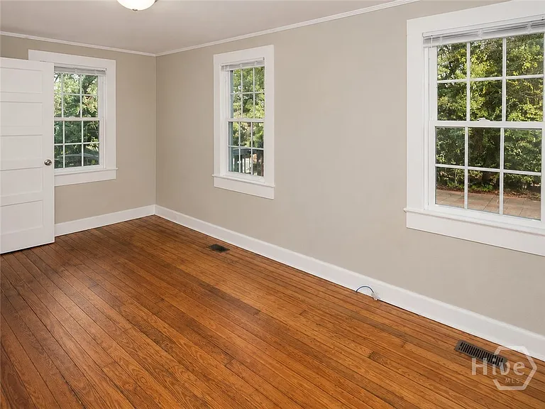 312 N Jefferson St NE — Photo 19