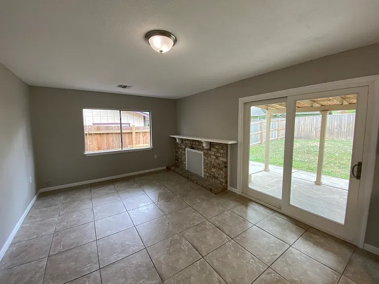 6311 Marrogot Run St — Photo 5