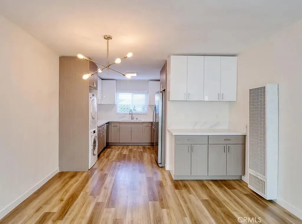 2 bed, 800 sqft, $3,300 — Photo 4