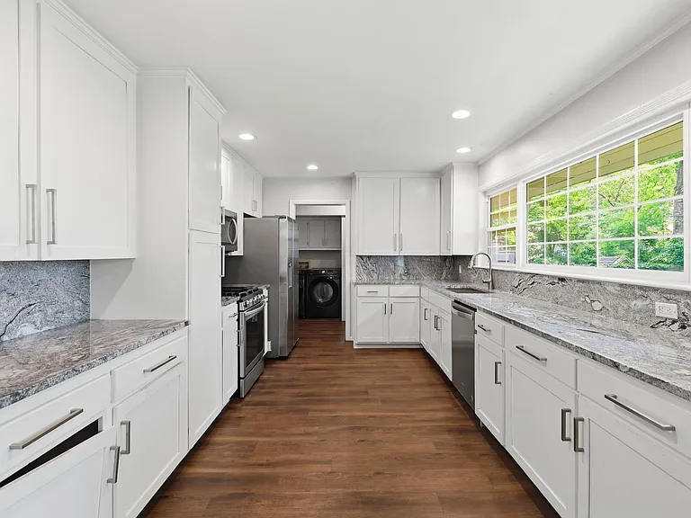 3325 S Yorktown Ave — Photo 7