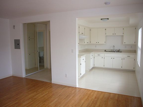 4th image of 2203 2nd Ave