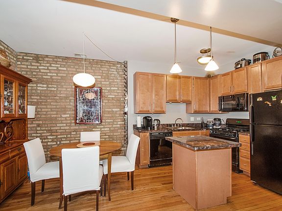 5th image of 1659 W Pratt Blvd APT 1A