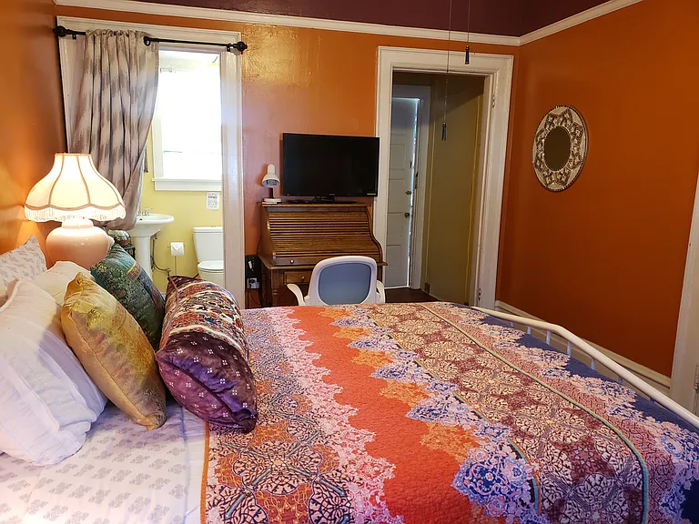 Moroccan Room at $1475/mo