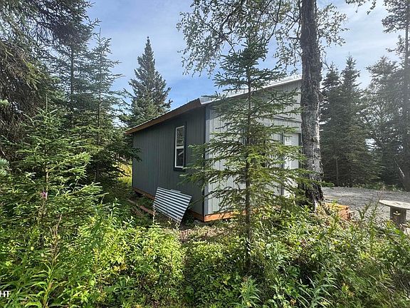 5th image of 15988 Bear Paw Rd