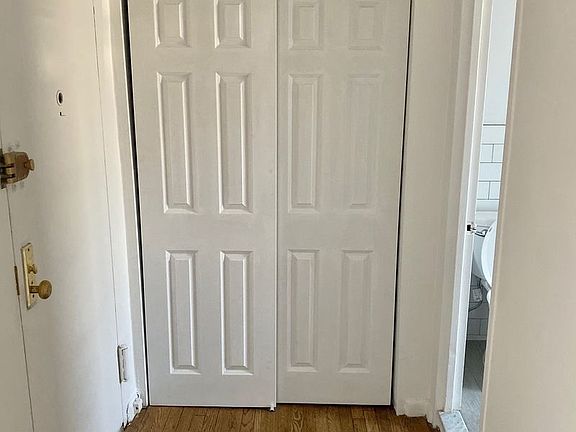 4th image of 35 W 64th St APT 7D