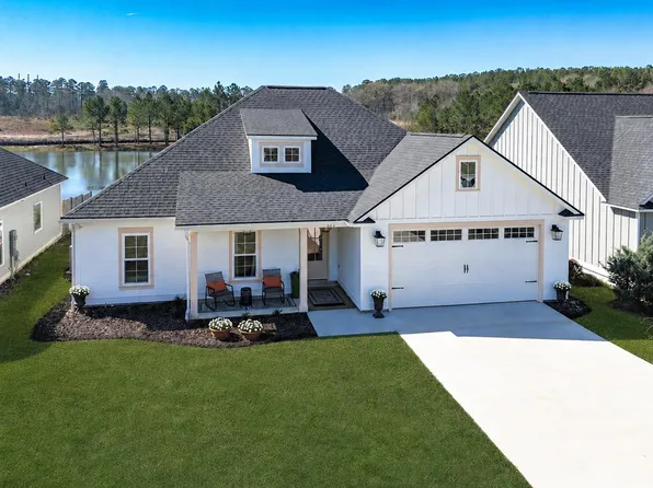 303 Palm Island Dr, Thomasville, GA 31757