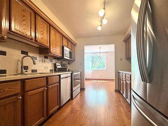 3rd image of 440 Raintree Ct Unit 3G