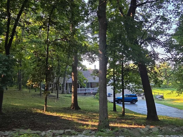 104 Forest View Dr, O'Fallon, MO 63366