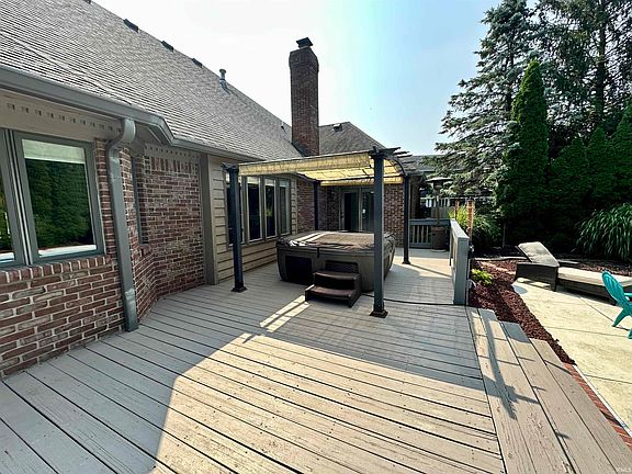 3rd image of 2272 Gray Birch Ct