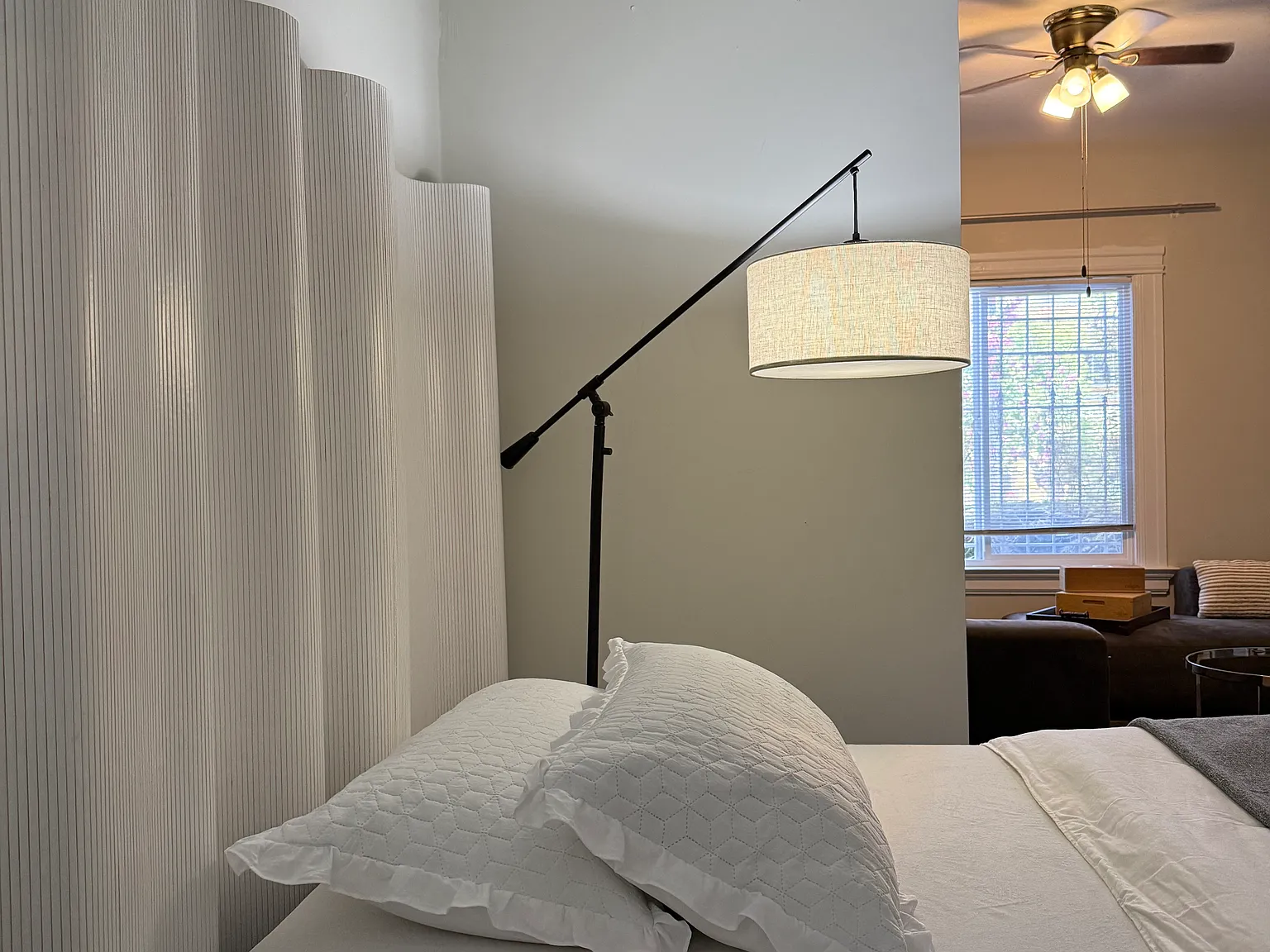 2702 Kenwood Ave — Photo 3
