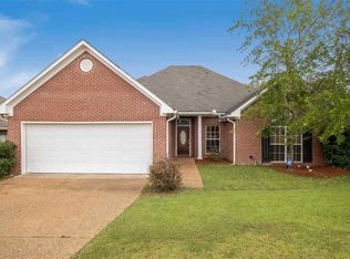 182 Apple Blossom Dr, Brandon, MS 39047