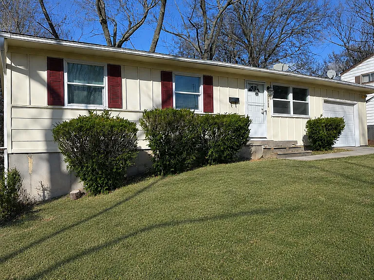 6208 E 150th Ter — Photo 14