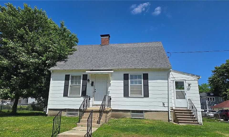 1st image of 427 Clay St