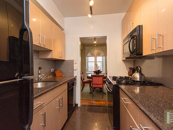 4th image of 3515 Henry Hudson Pkwy W APT 6D