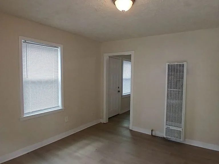 1133 Gerard St — Photo 3