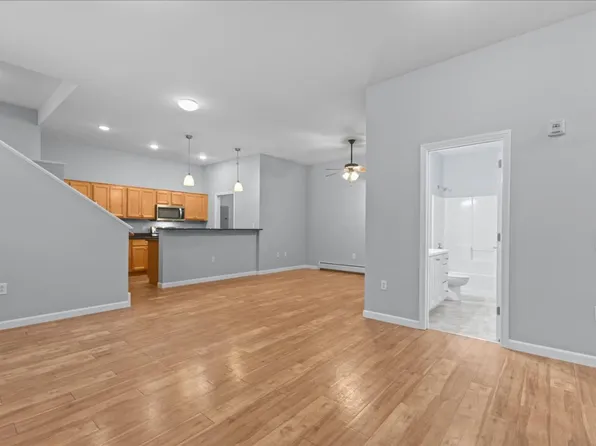 50 Barrett St, 50 Barrett St APT 2, Burlington, VT 05401