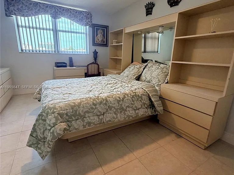 720 Collins Ave #506 — Photo 7