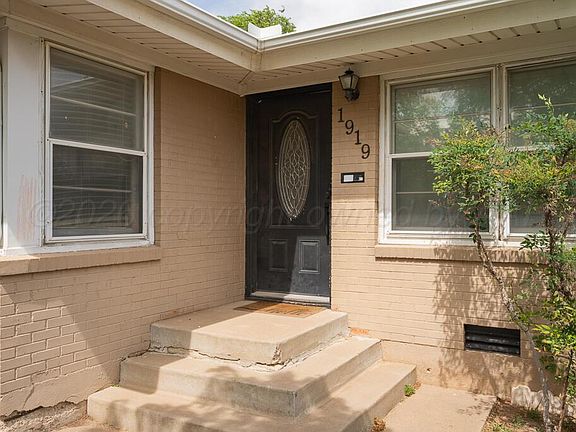 3rd image of 1919 S Milam St