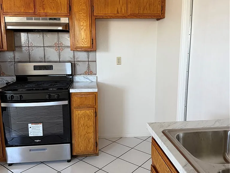 16230 Sequoia St — Photo 5