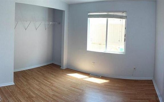 5th image of 2548 Barclay Ave #125