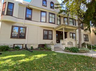 1830 N Oakland Ave APT 17, Milwaukee, WI 53202