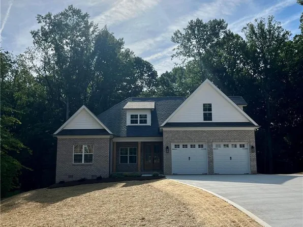 915 Kapstone Xing, Lexington, NC 27295