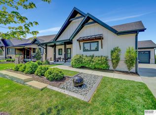 21989 Brookside Ave, Elkhorn, NE 68022