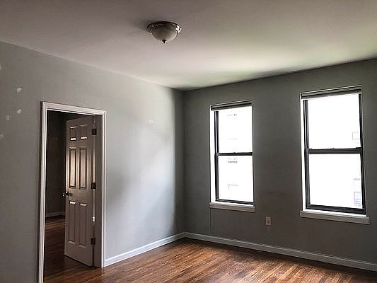 2nd image of 647 W 184th St #D5