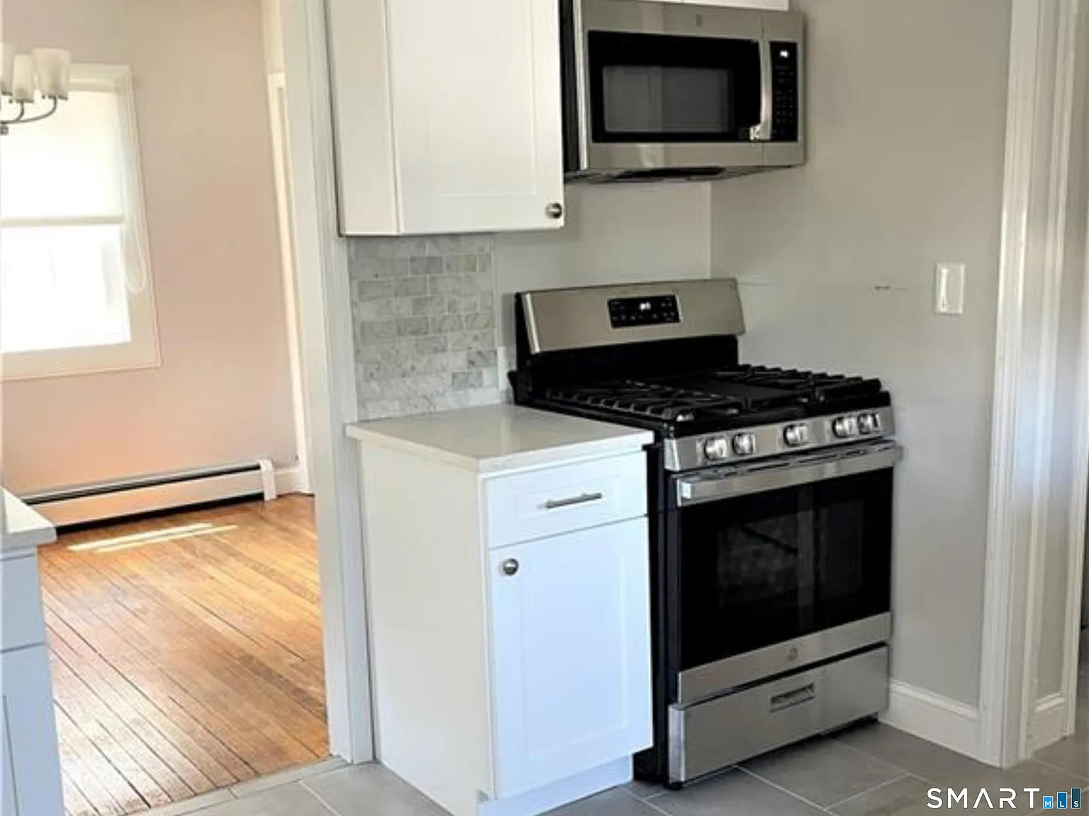 2 bed, 1.5 bath, 1212 sqft, $2,585 — Photo 3