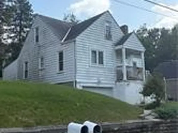 225 Maple Dr, Monroeville, PA 15146