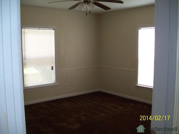 3rd image of 823 15th Ave N