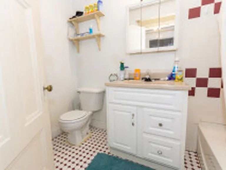 14 Ashford St #A — Photo 10