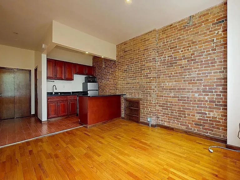 349 W 46th St #3N — Photo 3