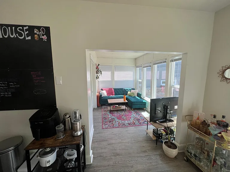 531 Federal Ave E — Photo 4