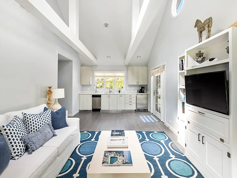 32 Sayres Path — Photo 13