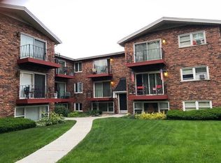 5617 6th Ave APT 3C, Countryside, IL 60525