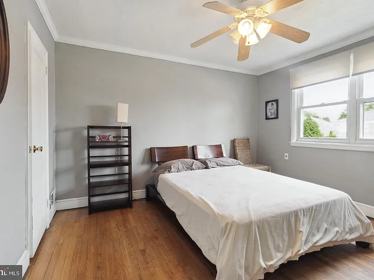 705 Eastshire Dr — Photo 16