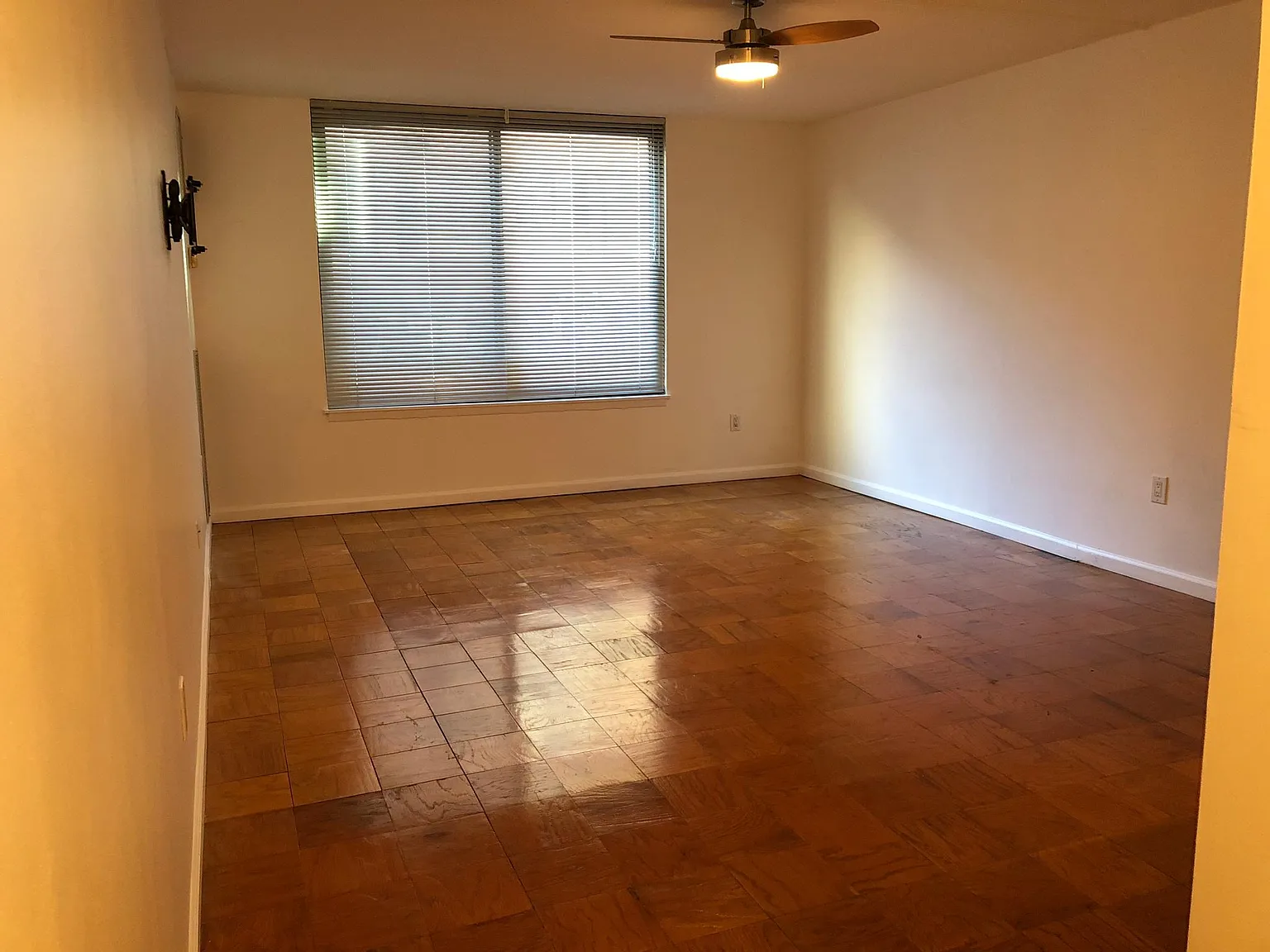 Studio, 465 sqft, $1,950 — Photo 2