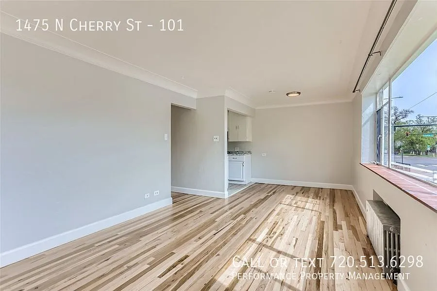 1475 N Cherry St — Photo 3