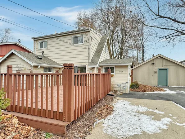 1005 Westowne AVENUE, Waukesha, WI 53188