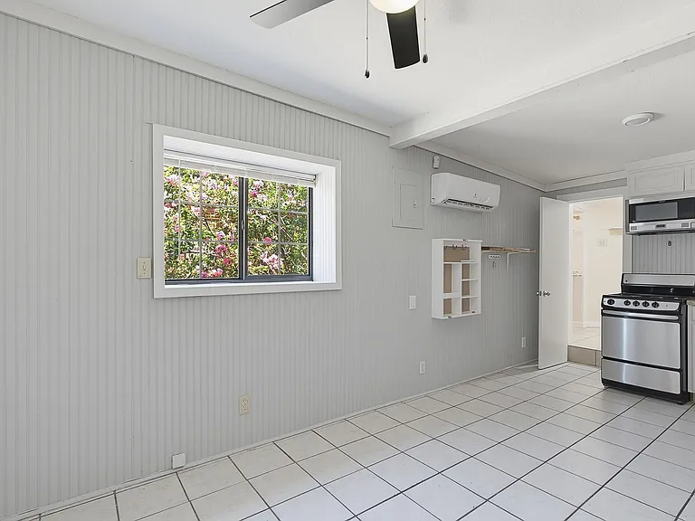 2023 S 5th St #F — Photo 16
