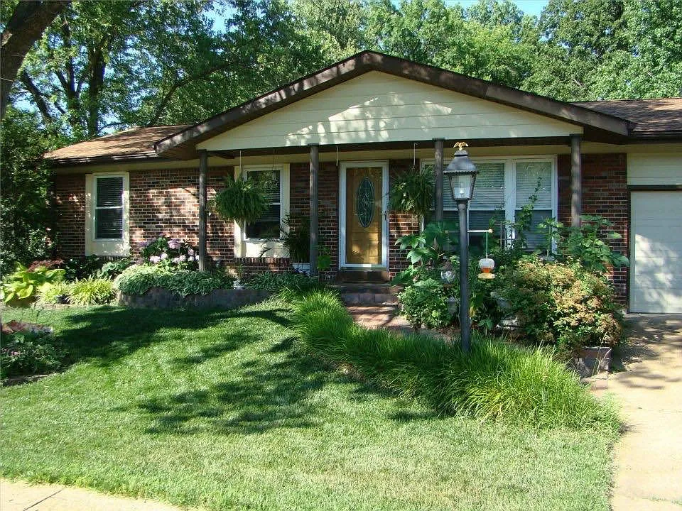 724 Stonesign Dr photo 1
