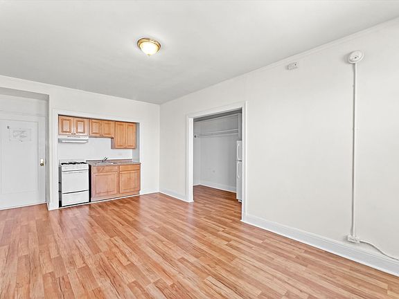 4th image of 2779 N Milwaukee Ave #1503