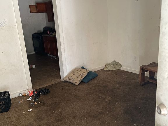 4th image of 1017 Saint Peter St