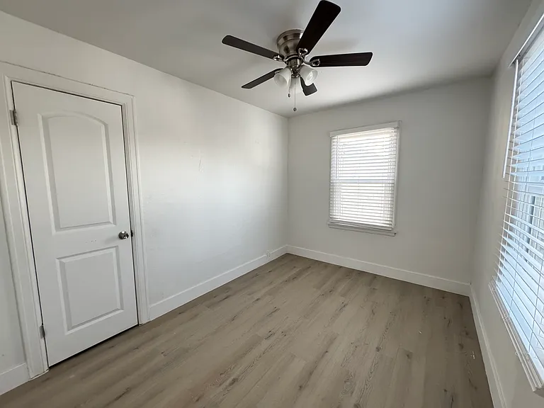 172 S Avenue 53 #1/2 — Photo 9